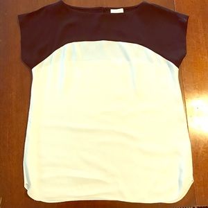 Kate Spade black and white blouse w/ button detail